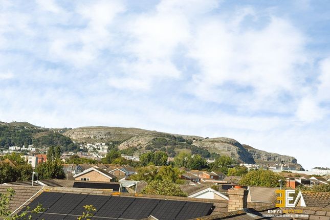 7, Daresbury Close, Llandudno photo 2