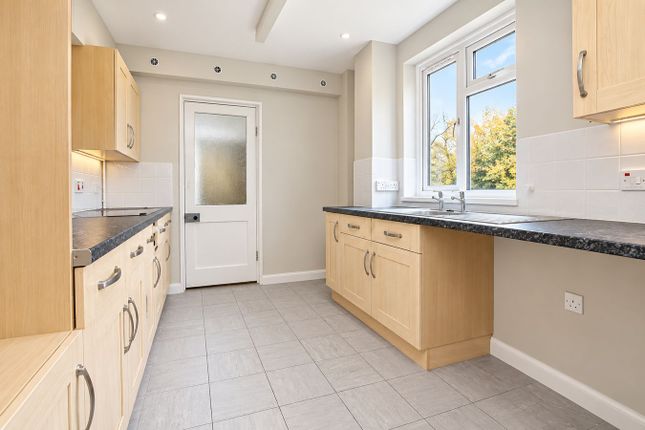 Bravington Close, Shepperton photo 3