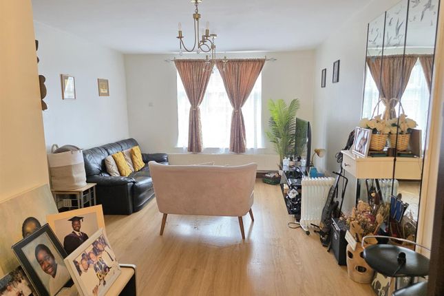 37, Normanton Park, London photo 2
