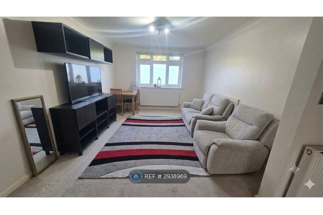 The Fairway, Ground FloorMaisonnette Garden Flat, London photo 5
