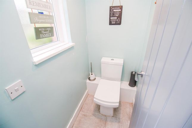40, Greaves Avenue, Wakefield photo 4