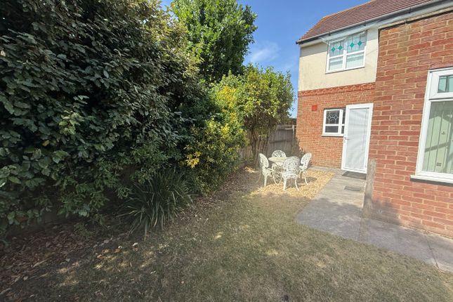 11 Coral Reef Close, Eastbourne, East Sussex photo 4