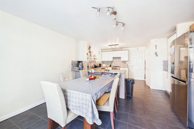 11, Uxbridge Lane Kingsway, Gloucester photo 3