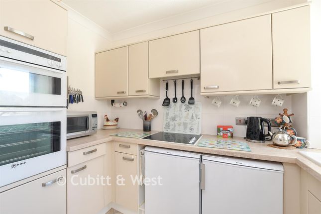 Ashfields, Alma Road, Reigate photo 3