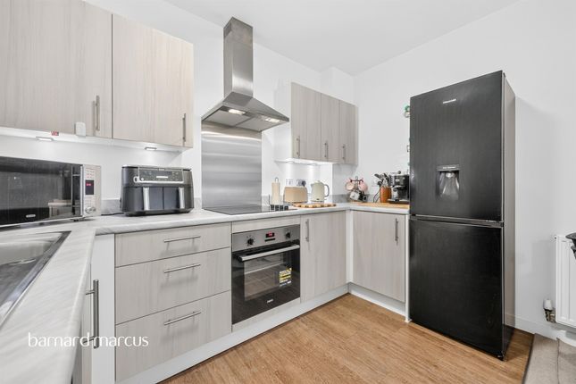 Flat 2, Scarlet House, 17, Thimble Crescent, Wallington photo 2