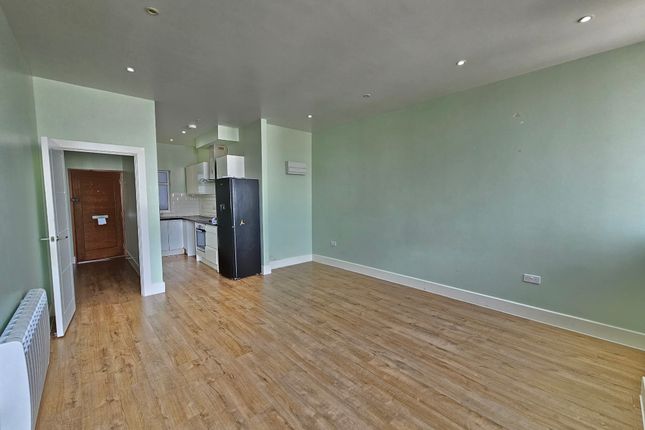 Thumbnail Flat to rent in Park Street, Luton