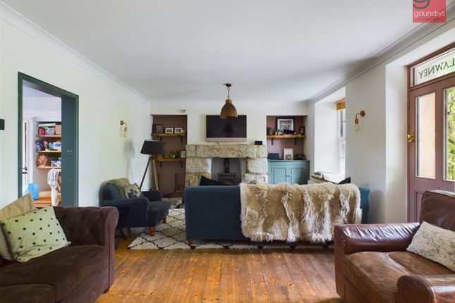 https://www.zoopla.co.uk/for-sale/property/mount-hawke/