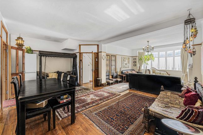 33, Woodside Park Avenue, London photo 2