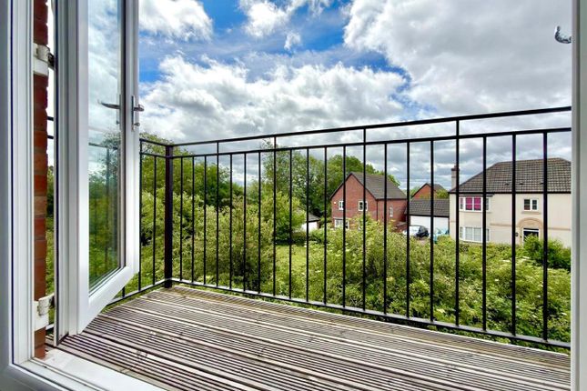 20, Withy Bank, Leamington Spa photo 2