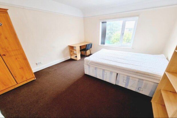 Room to rent in Charlotte Street, Leamington Spa
