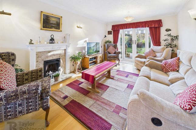 9, Lyric Close, Crawley photo 2