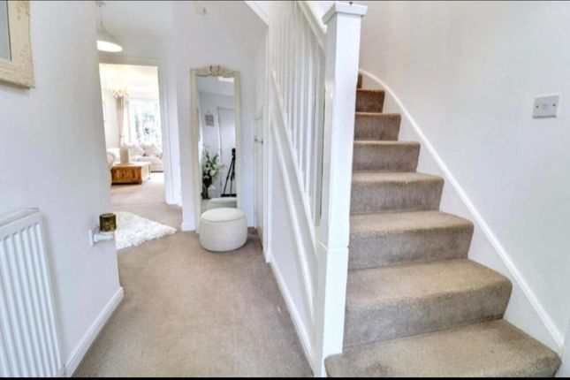 29, Tamarisk Drive, Great Yarmouth photo 2