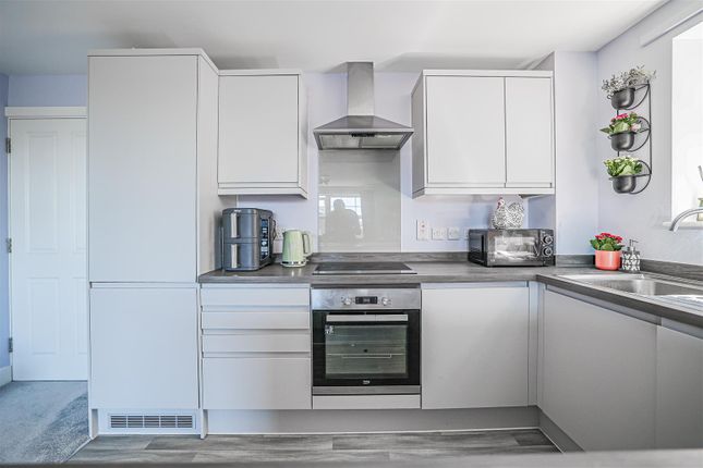 Flat 4, Marnham House, Long Chaulden, Hemel Hempstead photo 3