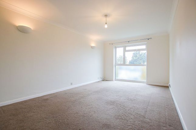 Conlan Court, 27 Maldon Road, Wallington photo 3