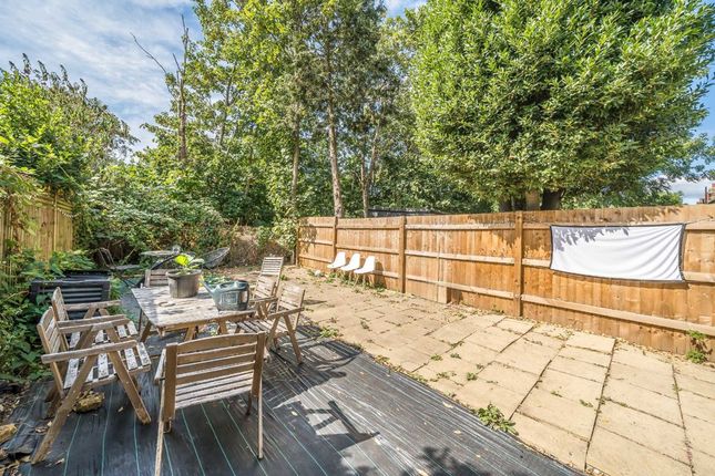 140, Amesbury Avenue, London photo 4