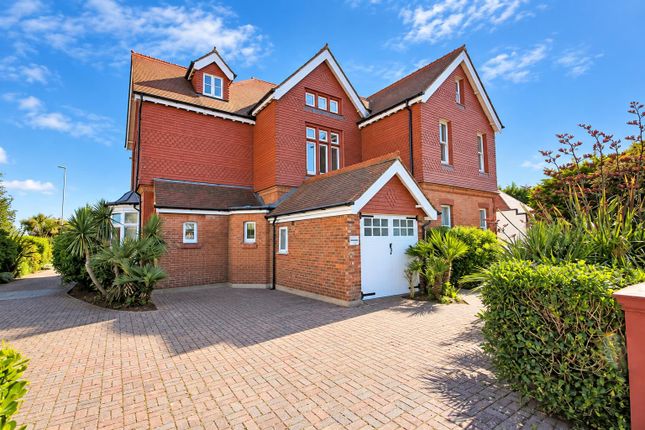 2 Bedroom Flat in BN11 3QP