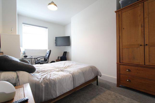 13c Wharncliffe Road, Sheffield photo 4