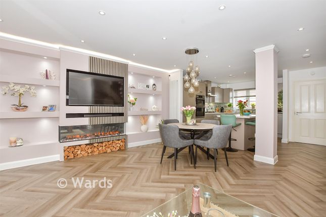 14, Cuthbert Close, Maidstone photo 4