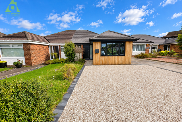 3-bed bungalow on Collins Lane Greater Manchester, Westhoughton, £300,000