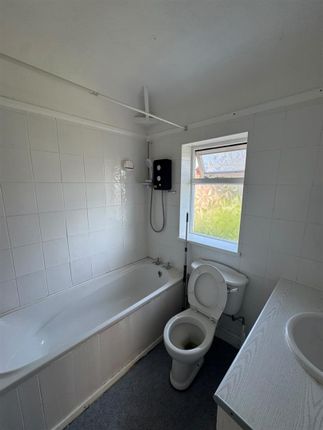 105, Shepton Crescent, Nottingham photo 5