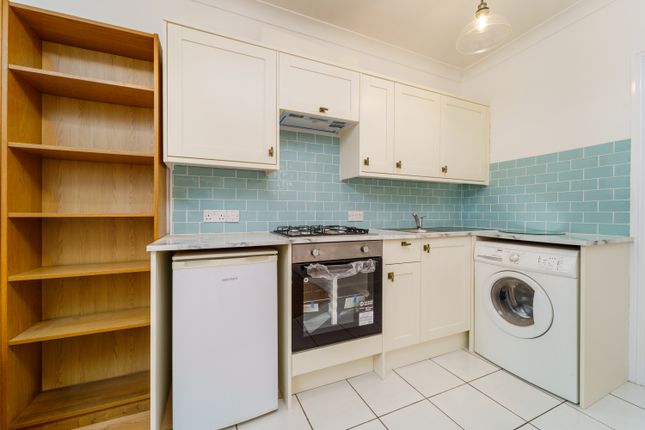 Maisonette to rent in High Street, Stanwell, Staines