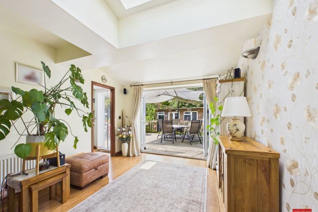 30, Shelley Road, Cheltenham photo 3