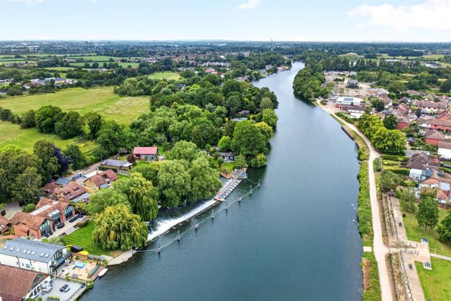 Dudley Road, Walton-On-Thames photo 2