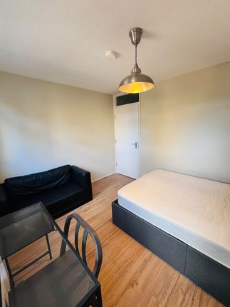 15, Skelton Close, London photo 5