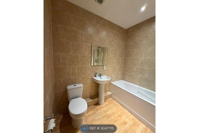 Apartment, Dominion House Denholme Gate Road, Hipperholme, Halifax photo 4