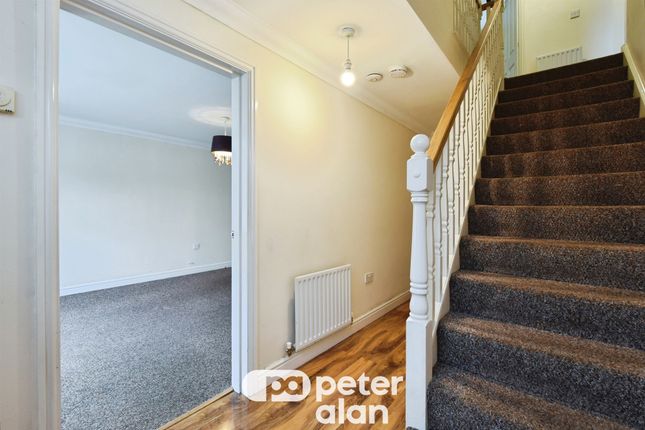 52, Glas Y Gors, Aberdare photo 4