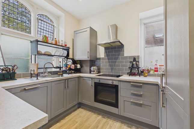 Flat 1, 7, College Grove, Malvern photo 3