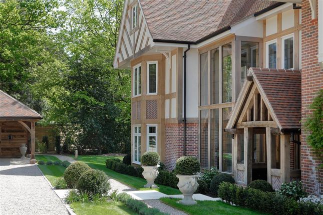Thumbnail Flat for sale in Gillotts Lane, Henley-On-Thames