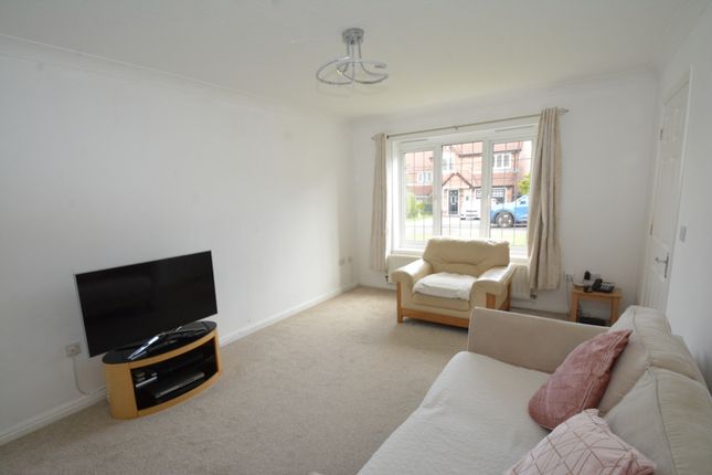 38, Ash Tree Avenue, Droylsden photo 3