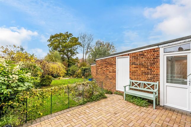 4, Central Way, Oxted photo 4