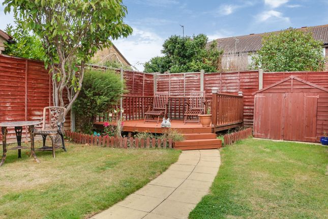 Houses For Sale In Barnes Farm Junior School Essex Cm2 Barnes