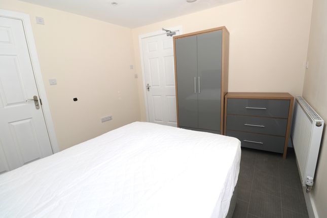 Room 2, 1A Russet Close, Crewe, Cheshire photo 4