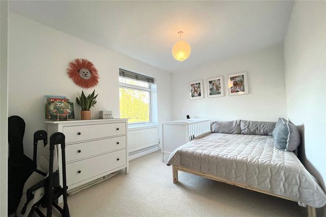 25, Elleray Court, Surrey photo 5