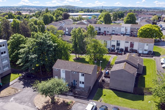 11, Kinneff Crescent, Dundee photo 2