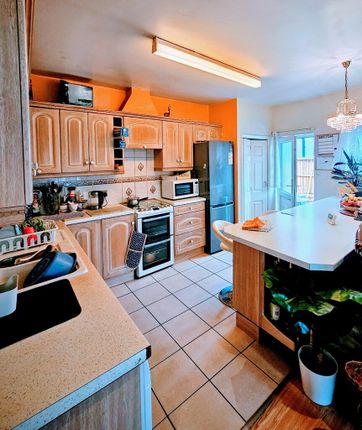 17, pembroke avenue, stanford-le-hope photo 2