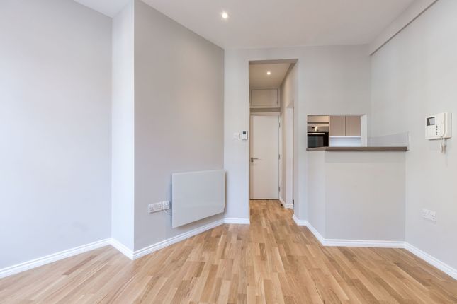 Cornwall Mansions 228 Blythe Road, London photo 3