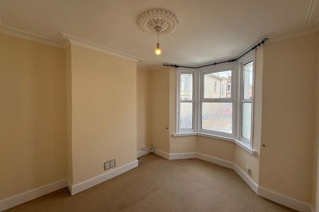 23, Lawrence Avenue, Bristol photo 4