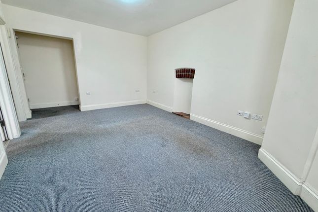 Flat 4, 41 Morgan Avenue, Torquay photo 4