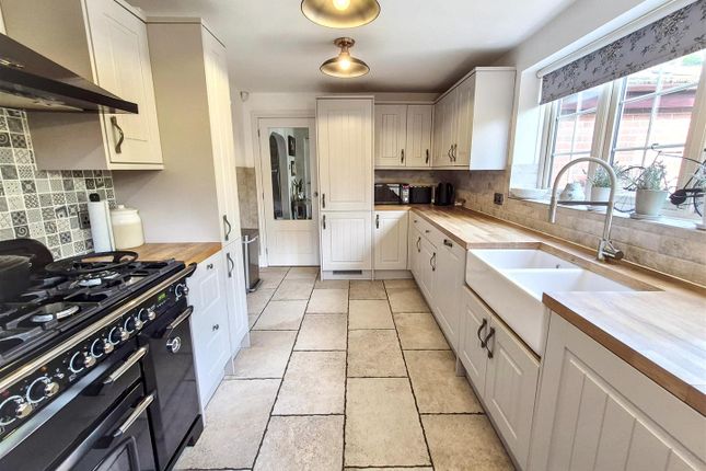 35, Tarragon Drive, Stoke-On-Trent photo 3