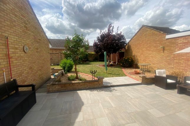 3, Yardy Close, March photo 2