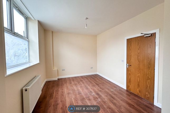 Flat, North Road, Stoke-On-Trent photo 2