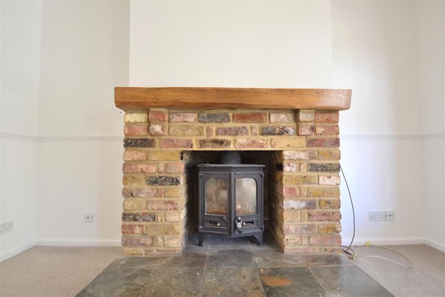 87, Gally Hill Road, Fleet photo 4