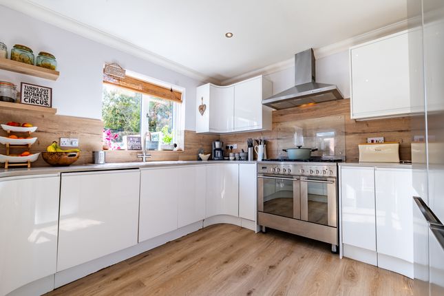 3 Larkfields, Newark photo 4