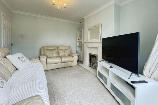 110, Low Ash Drive, Shipley photo 3