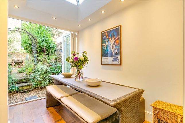 Garden Flat, 104, Chesterton Road, London photo 4