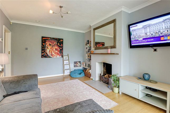 15, Barnfield Road, Hertfordshire photo 3